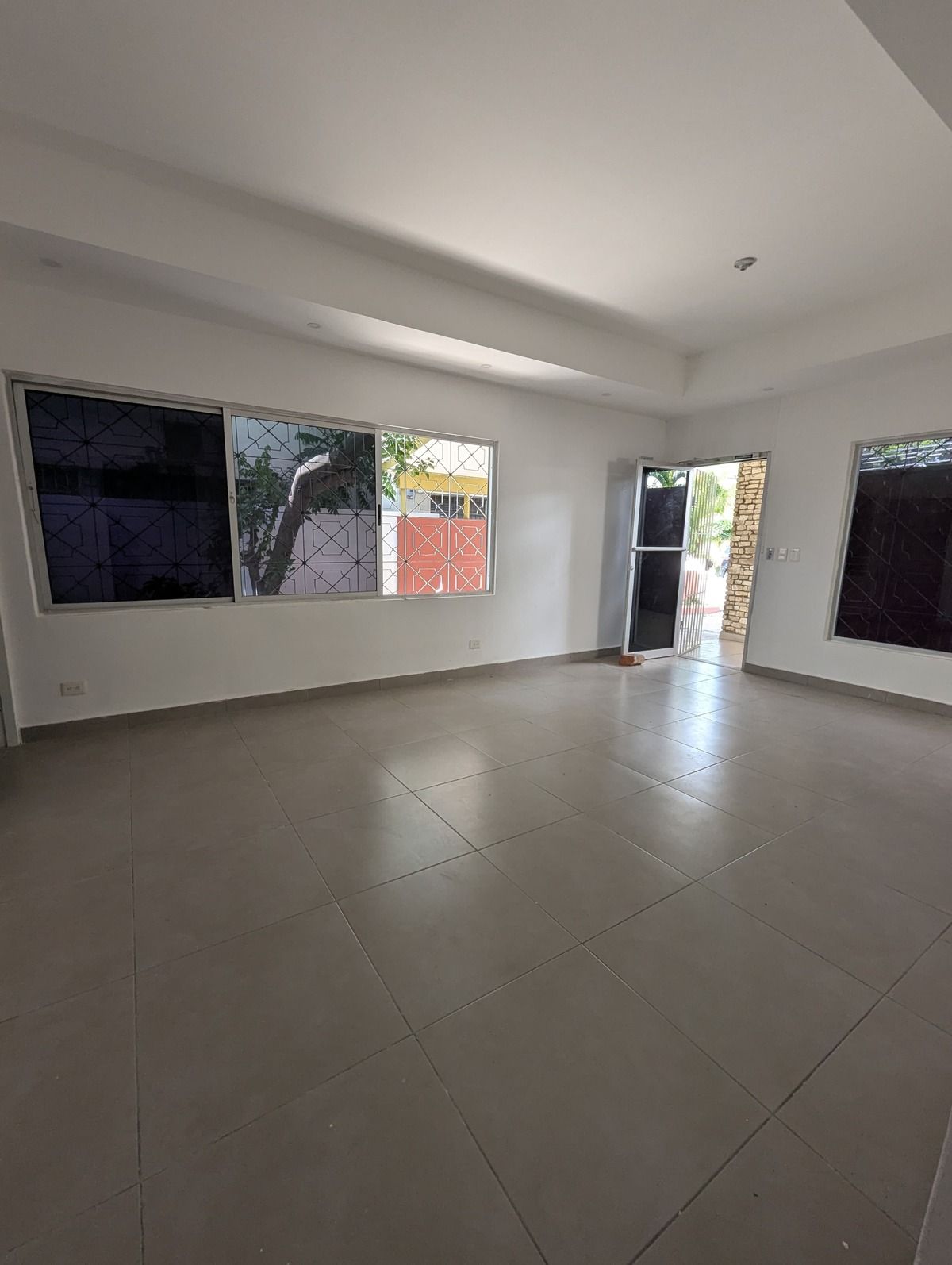 LOCAL COMERCIAL PARA ALQUILER GAZCUE en República Dominicana