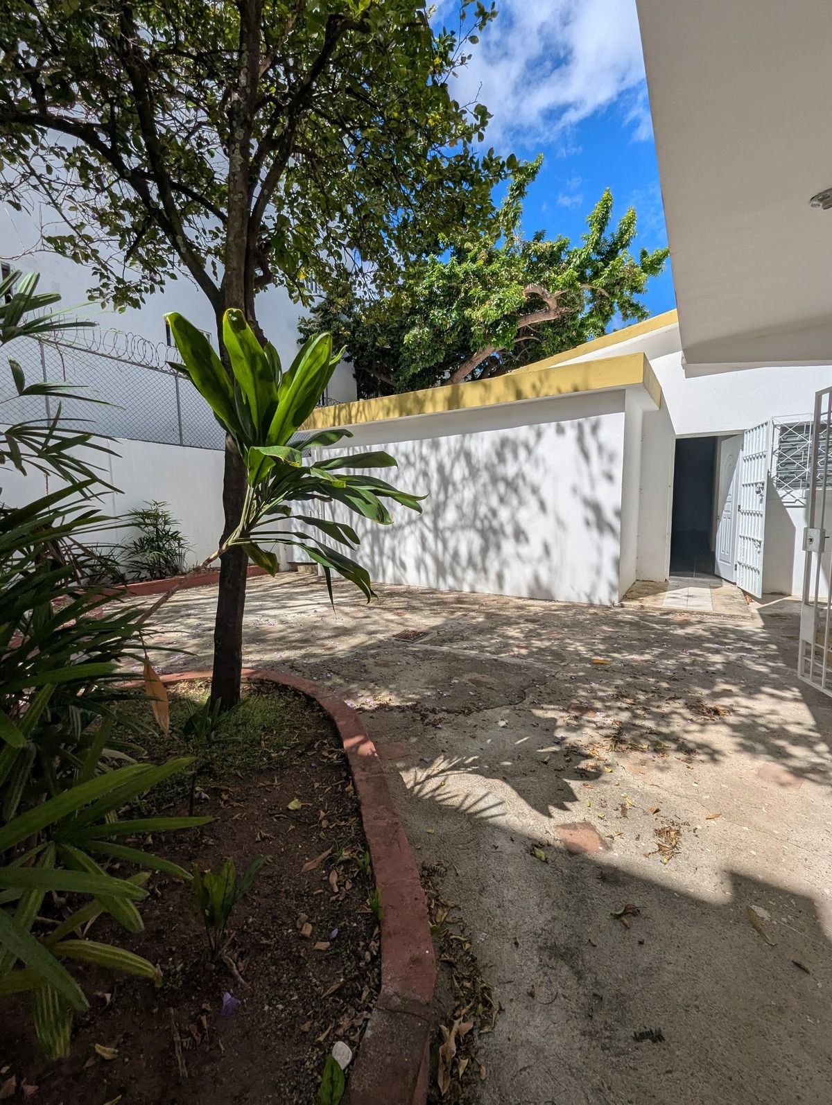 LOCAL COMERCIAL PARA ALQUILER GAZCUE en República Dominicana